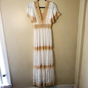 Spell and the Gypsy  Flutter Sleeves V-Neck Tiered Lace Trim Maxi Dress SZ 2